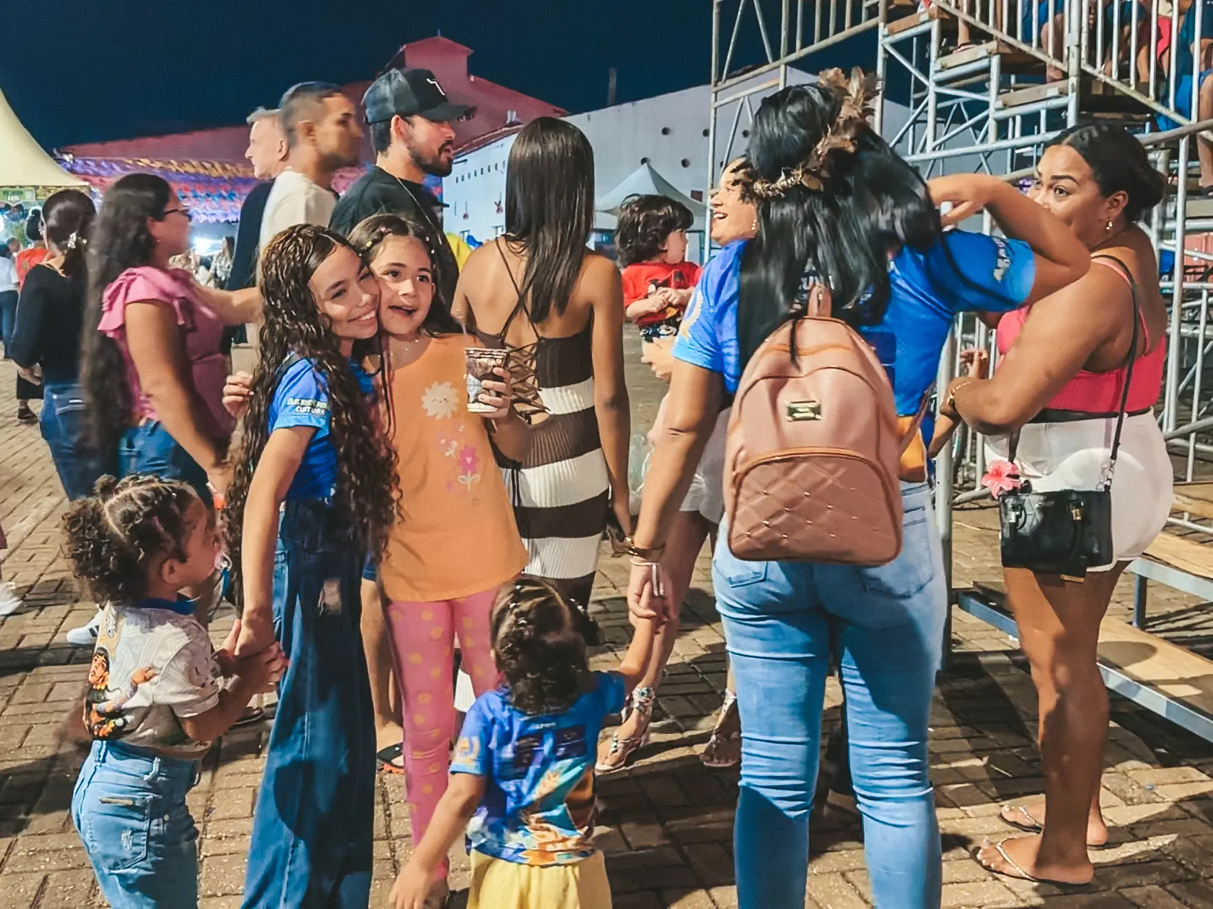 DIVERSÃO - Famílias marcam presença no Arraiá do Bera neste fim de semana 