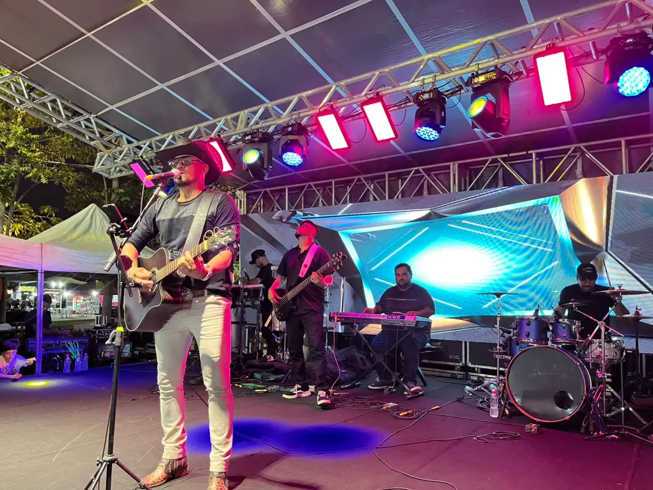 Cultura e música também ganham espaço no primeiro dia da Agrotec 2026