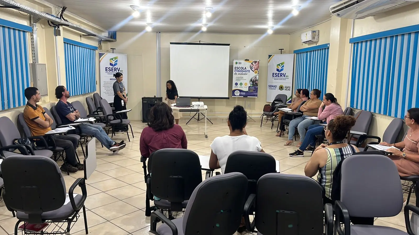 Prefeitura capacita servidores dos Cras em Libras para atendimento a pessoas surdas