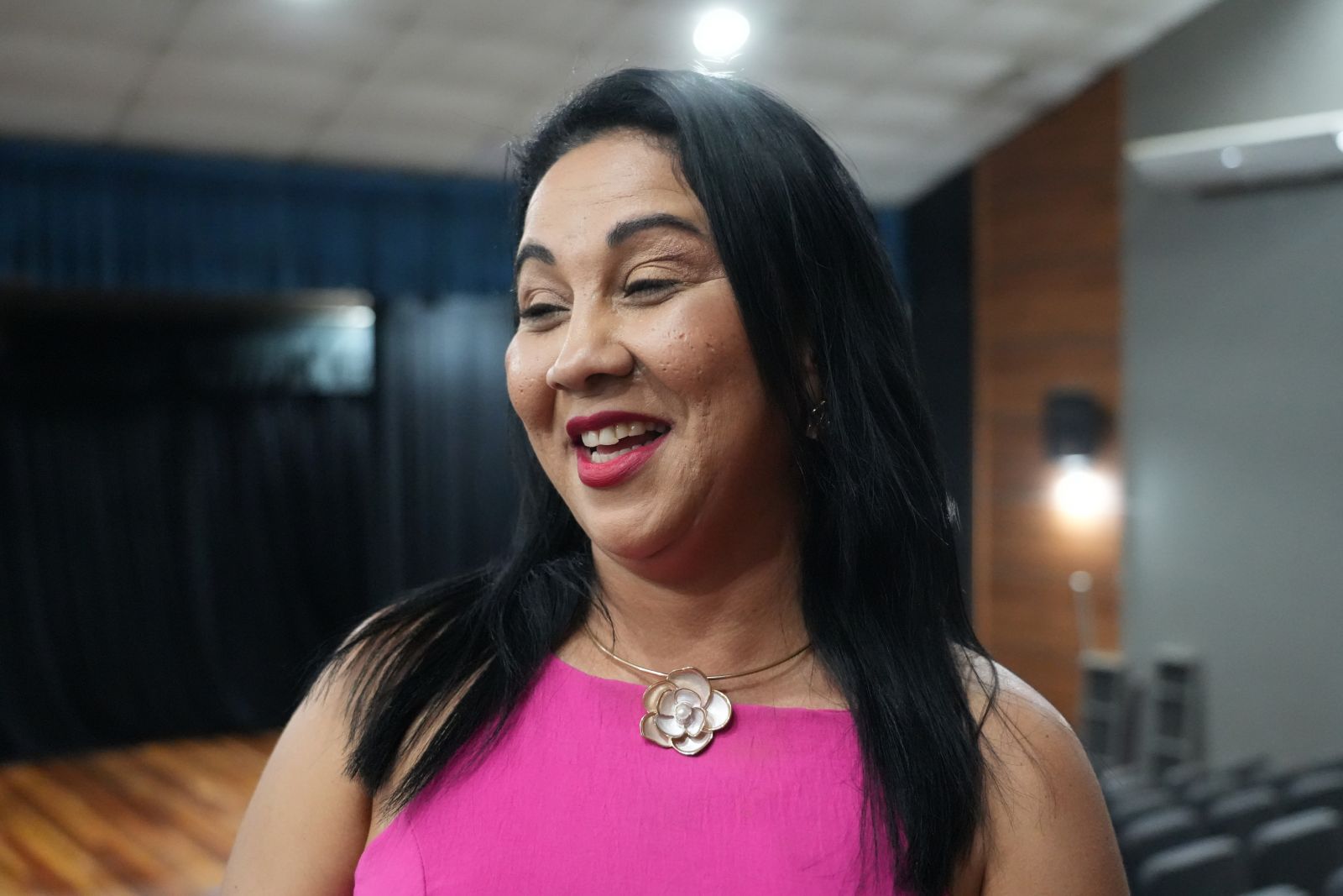  Laura Moreira ressaltou que o atendimento ao público no teatro é amplo