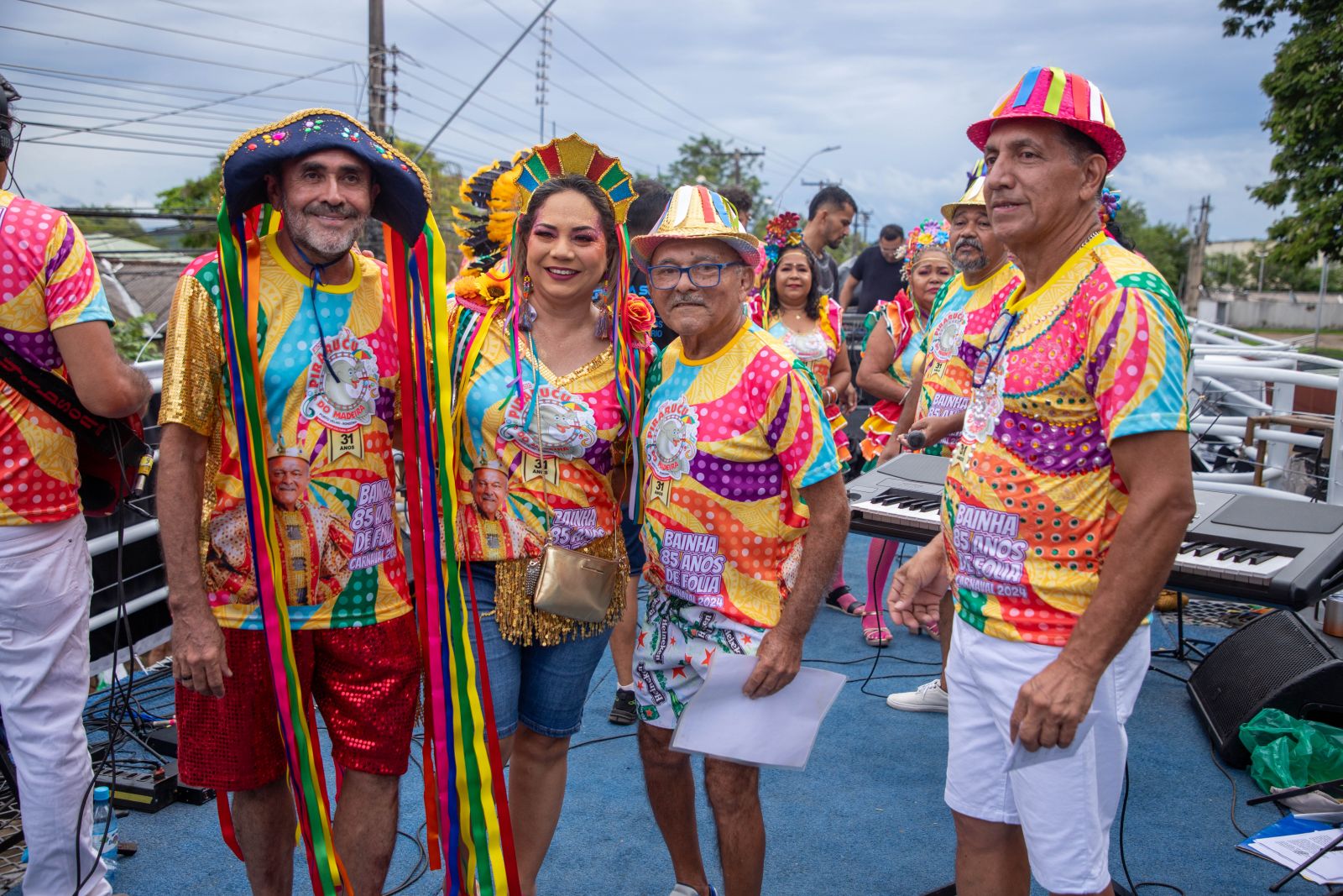 Bainha mostrou animação e disposição e subiu no trio para celebrar e agradecer pela homenagem