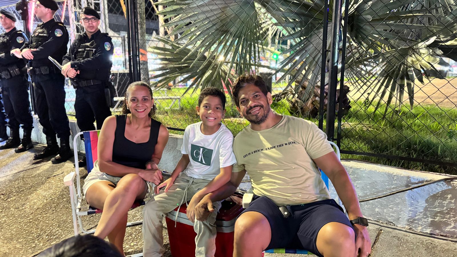  Jacson Farias elogiou a festa, curtindo com a família